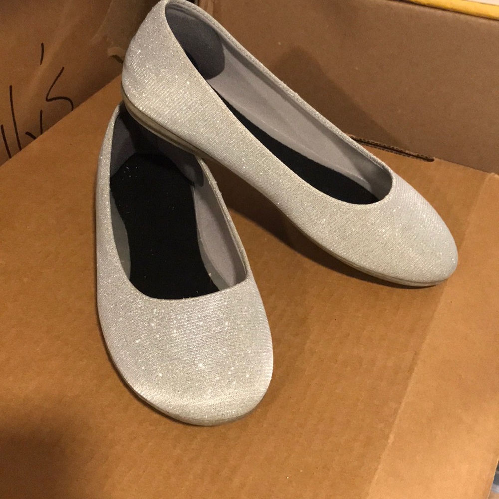 Shoes - Picture 5 of 7